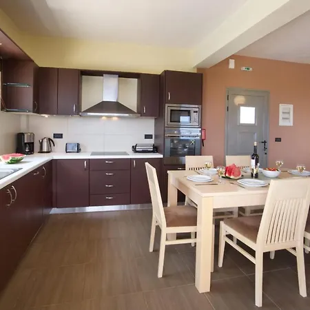 Skala Sleeps 6 Pool Wifi Βίλα