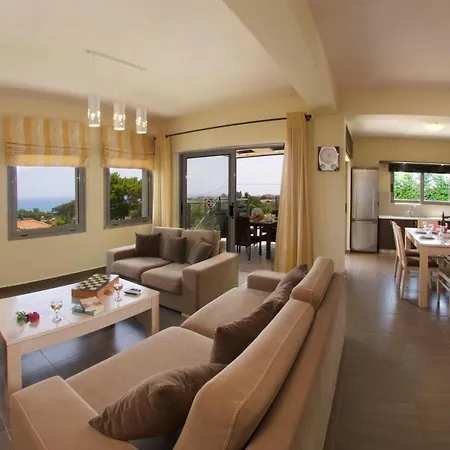 Villa Skala Sleeps 6 Pool Wifi *
